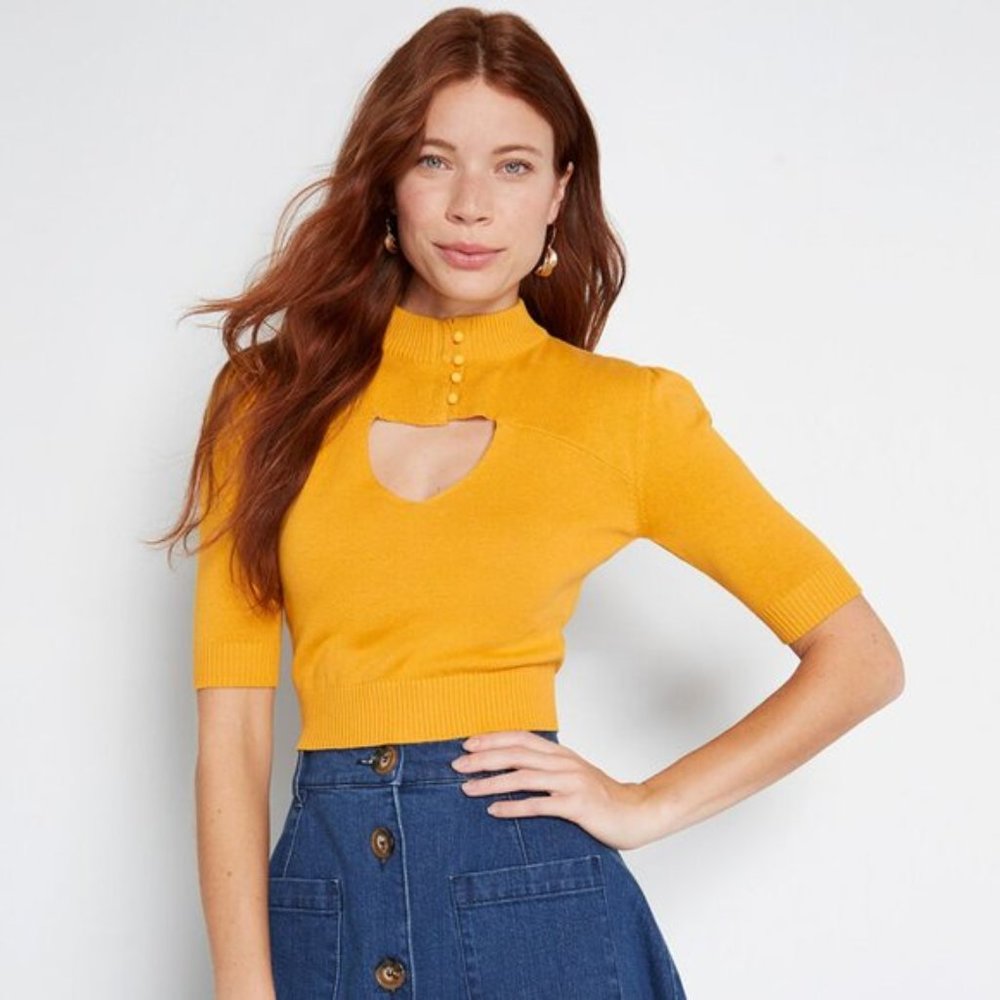 ModCloth x Collectif Sweetness and Sass Short Sleeve Sweater Cropped